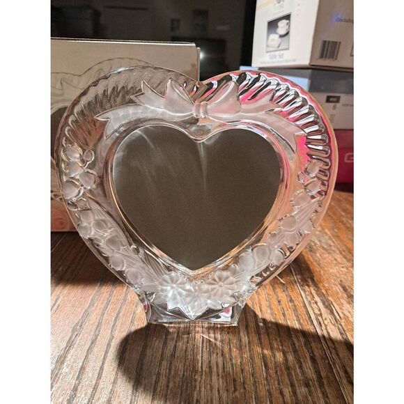 Vintage Home Beautiful Japan Heart Picture Frame Chiseled Heavy Glass Bow Flower - Picture 2 of 7